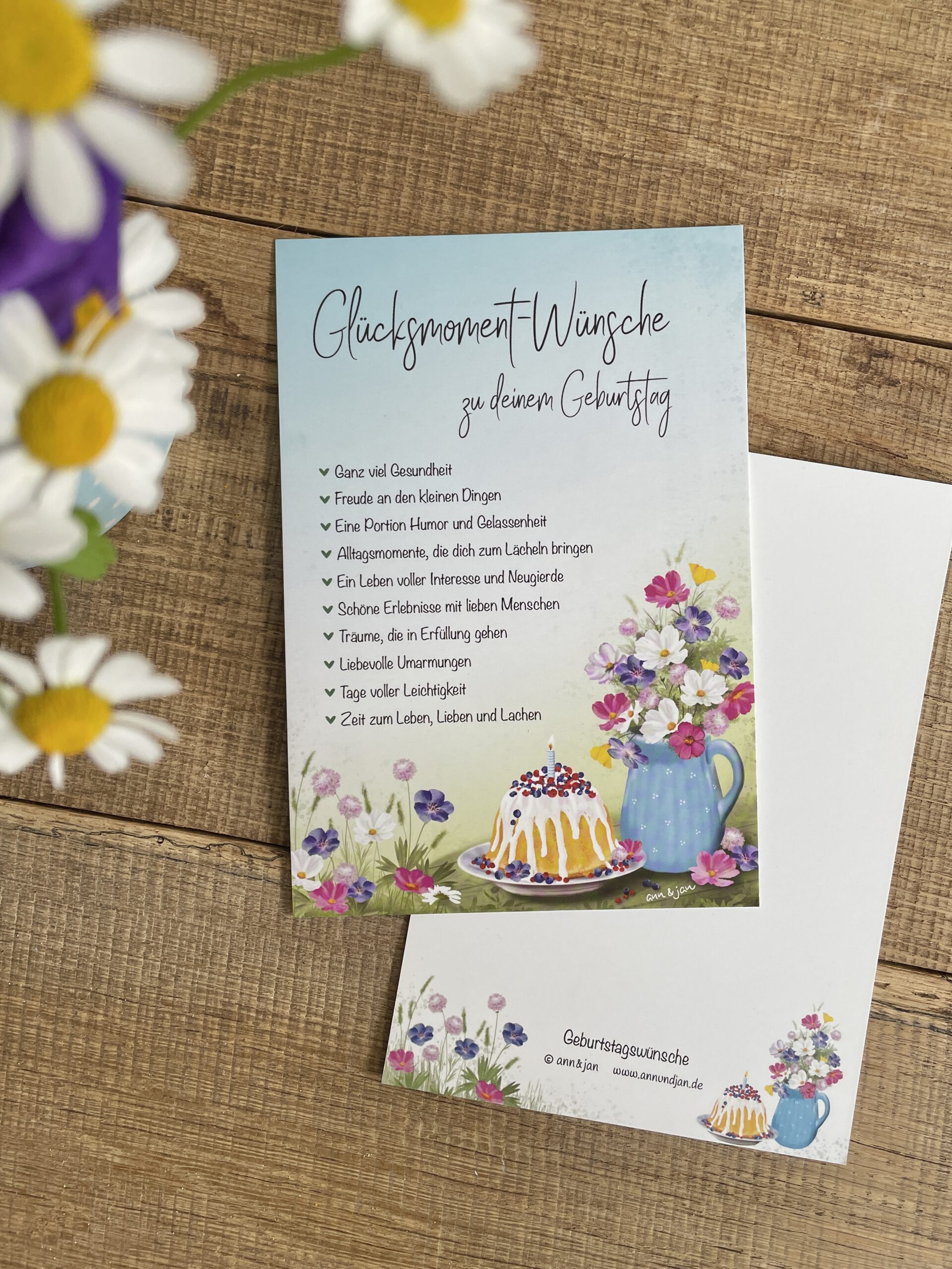 Handillustrierte große Geburtstagskarte Geburtstagswünsche Kuchen Beeren Blumenstrauß Glücksmomente von Ann und Jan
