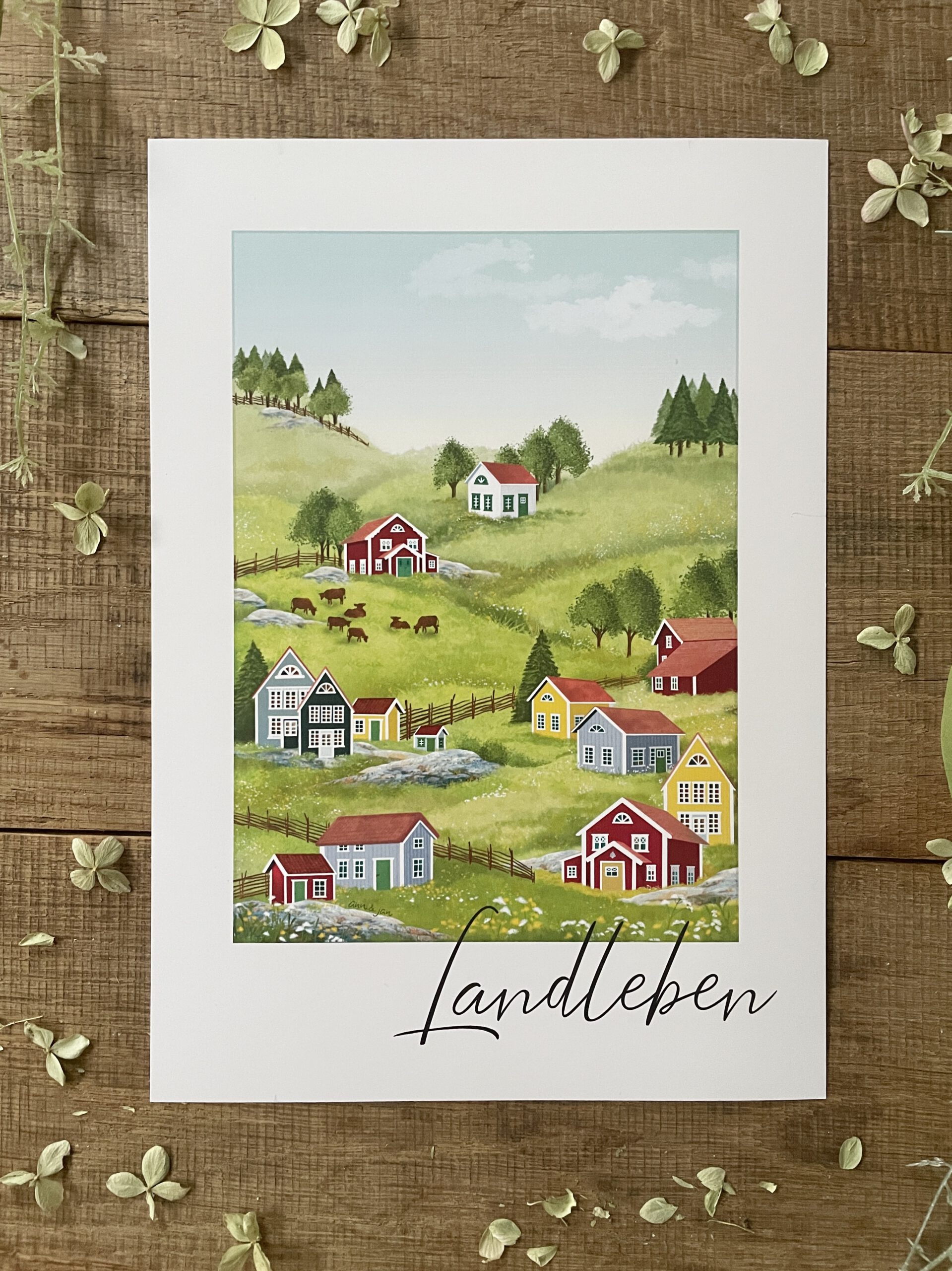 Handillustrierter Kunstdruck Landleben skandinavische Landschaft Holzhäuser Wiesen Kühe von Ann und Jan