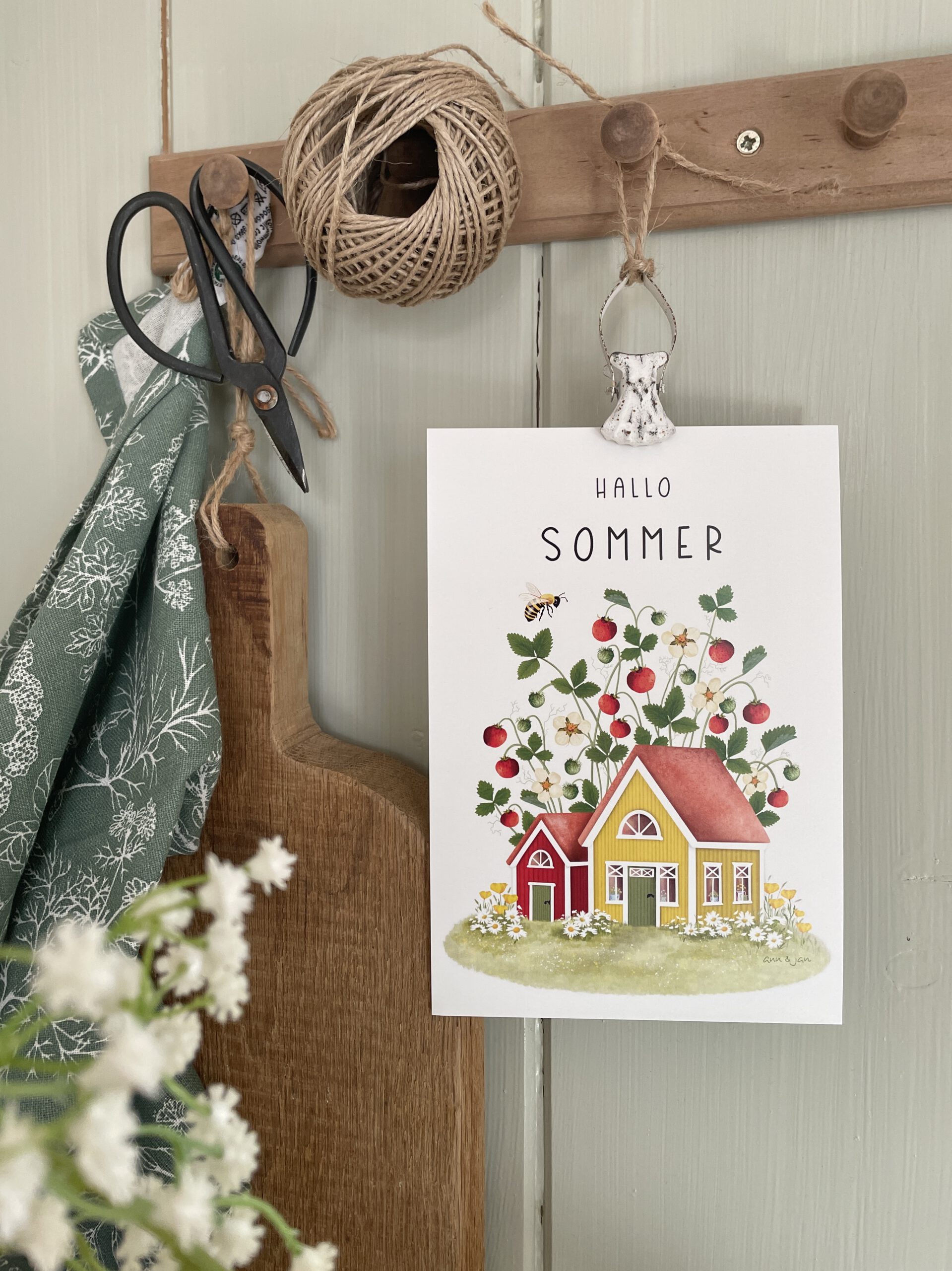 Große Postkarte Hallo Sommer als Teil der Jahreszeiten Serie Dekoration Ann und Jan