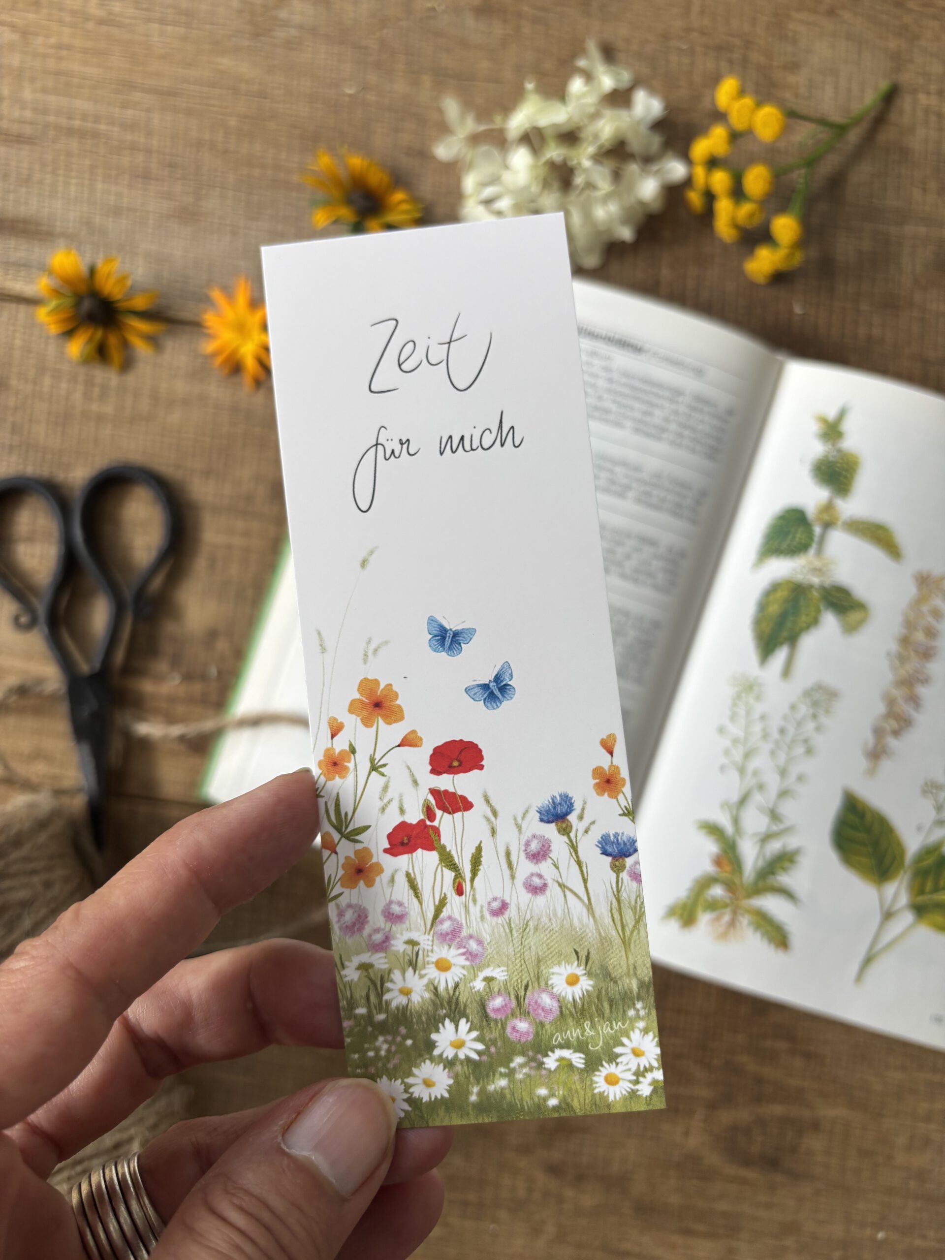 Lesezeichen Zeit für mich zusammen mit Buch als Geschenkidee Ann und Jan